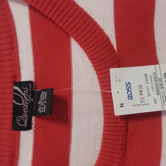NWT Red and White Striped Short Sleeved Sweater - Picture 2 of 3